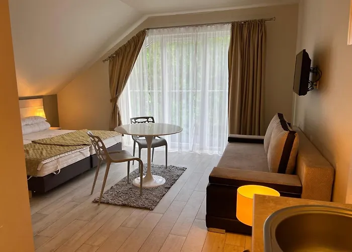 Czarna Gora - - Solden - * Sienna (Klodzko)